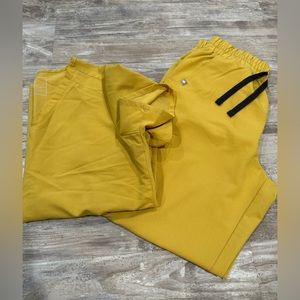 Women’s FIGS Scrub Set